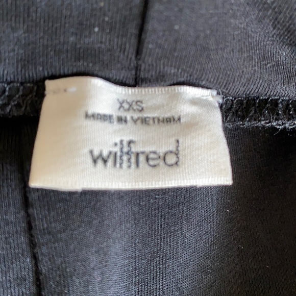 Aritzia Wilfred off the shoulder top.  Black colour.  Size XXS. - Picture 2 of 4